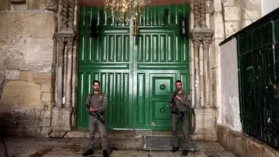الاحتلال يغلق المسجد الأقصى بشكل مفاجئ ويمنع الدخول إليه