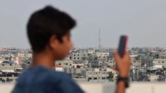 عودة الاتصالات بشكل جزئي لقطاع غزة