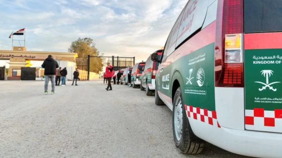 السعودية تدعم القطاع الطبي في غزة بـ14 سيارة إسعاف