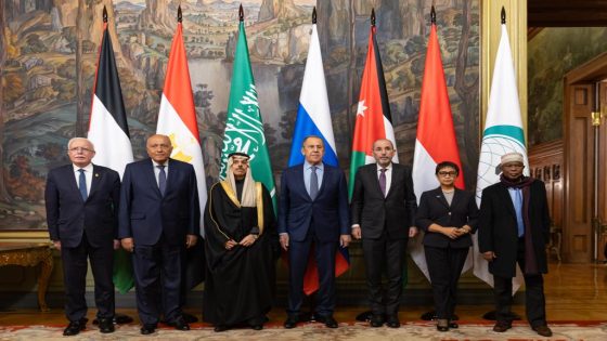اللجنة الوزارية المنبثقة عن قمة الرياض تجتمع بوزير الخارجية الروسي