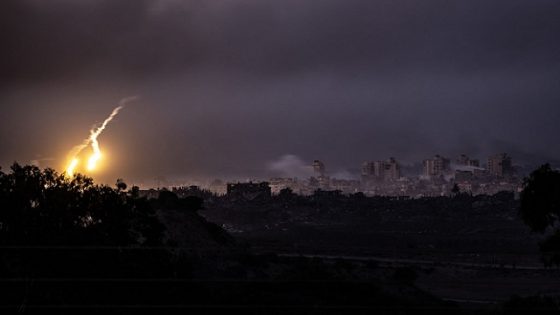 قبل ساعات من الهدنة.. شهداء بينهم صحفي في قصف على قطاع غزة