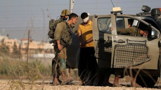 الاحتلال يعتقل 42 مواطنا من الضفة بينهم امرأة وطفل