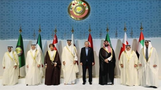 القمة الخليجية تؤكد ضرورة وقف إطلاق النار وتدعو إلى إرسال المساعدات إلى قطاع غزة
