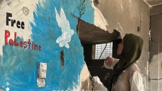 التشكيلية النازحة أمل أبو السبح: غزة تعلمنا فن صناعة الحياة