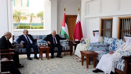 الرئيس عباس يبحث مع أمير قطر الجهود المبذولة لوقف عدوان الاحتلال