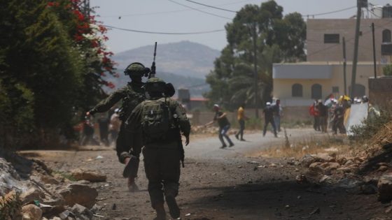 إصابات واعتقالات بحملة دهم للاحتلال بالضفة والقدس