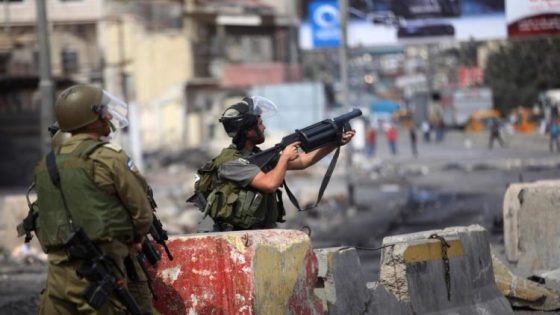 ثلاث إصابات بالرصاص الحي خلال مواجهات مع الاحتلال في نابلس