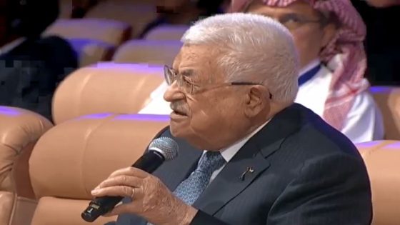 الرئيس عباس: لا بد من حل سياسي يجمع الضفة وغزة في دولة مستقلة