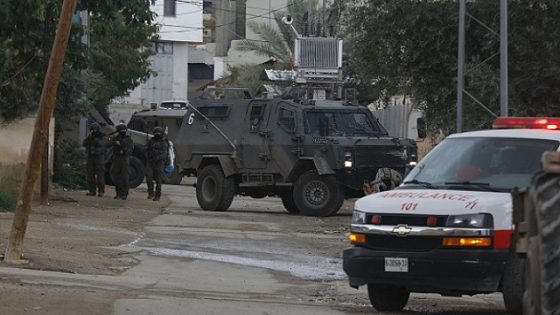 الاحتلال يحتجز نحو 20 مواطنا في سنجل ويخضعهم للتحقيق الميداني