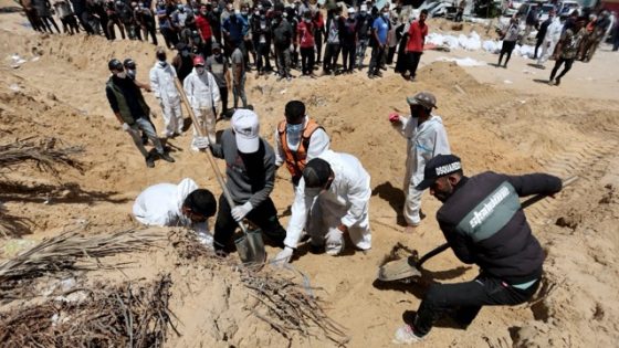 روسيا تدعو إلى التحقيق في مسألة المقابر الجماعية بغزة