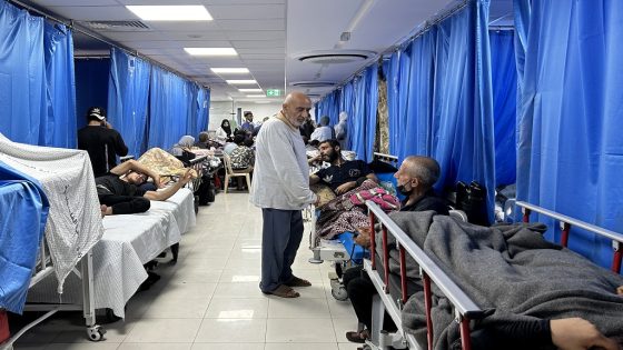Patients and internally displaced people are pictured at Al-Shifa hospital in Gaza City on November 10, 2023, amid ongoing battles between Israel and the Palestinian Hamas movement. - Heavy fighting was raging near Al-Shifa hospital, with Israel saying it had killed dozens of militants and destroyed tunnels that are key to Hamas's capacity to fight. Israel launched an offensive in Gaza after Hamas fighters poured across the heavily militarised border on October 7, killing 1,400 people, mostly civilians, and taking around 240 hostages. (Photo by Khader Al Zanoun / AFP)