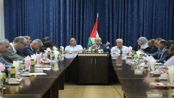 ممثلو 28 دولة يطلعون على انتهاكات الاحتلال في أريحا