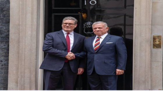 ملك الأردن ورئيس وزراء بريطانيا يؤكدان ضرورة التوصل لوقف فوري لإطلاق النار بغزة
