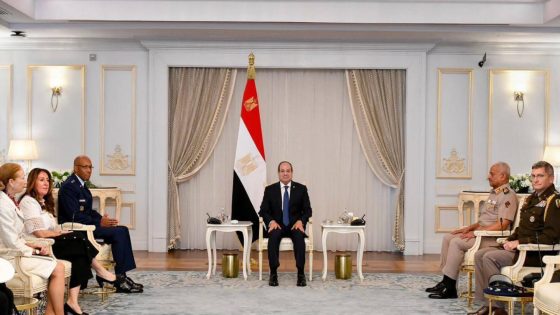 السيسي يحذر من مخاطر فتح جبهة جديدة في لبنان