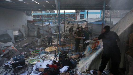 شهداء ومصابون في قصف مدرسة تؤوي نازحين شمال مخيم النصيرات