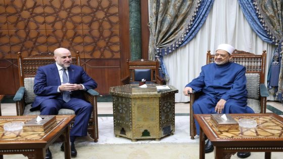 الهباش يطلع شيخ الأزهر على تحركات الرئيس والقيادة لوقف العدوان على شعبنا