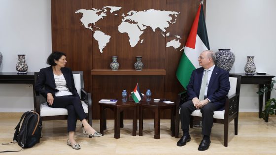 مصطفى يبحث مع مبعوثة هولندا مضاعفة الجهود لإدخال المساعدات والضغط لفتح المزيد من المعابر