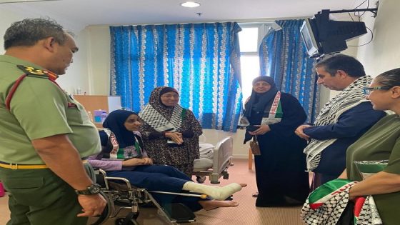 سفارة فلسطين لدى ماليزيا تعود جرحى العدوان على غزة في المستشفى العسكري بكوالالمبور