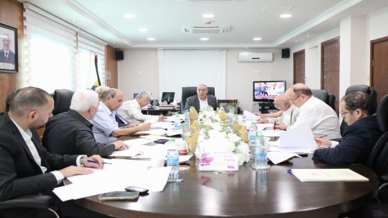 “اللجنة التحضيرية” تعقد اجتماعا لوضع الترتيبات اللازمة لتوجه الرئيس والقيادة الفلسطينية إلى قطاع غزة