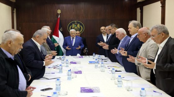 مركزية فتح تدعو قادة ودول العالم وأحراره إلى دعم توجه الرئيس والقيادة الفلسطينية إلى قطاع غزة