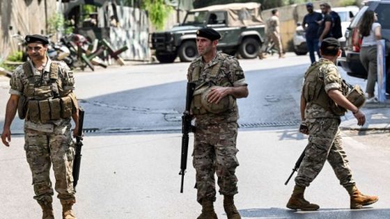 الجيش اللبناني ينفي انسحابه من نقاط حدودية بالجنوب ويتحدث عن إعادة تموضع