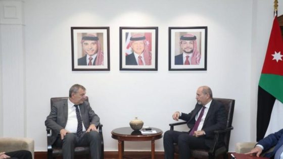الصفدي ولازاريني يبحثان التحركات اللازمة لمواجهة تهديد إسرائيل لوكالة “الأونروا”