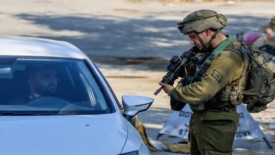الاحتلال حواجز عسكرية في الضفة