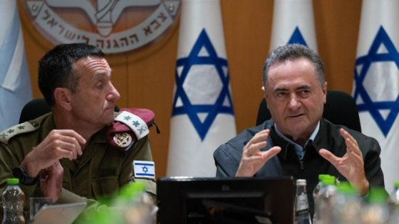 وزير الجيش الإسرائيلي: لا وقف لإطلاق النار في لبنان وإيران معرضة لضرب منشآتها النووية