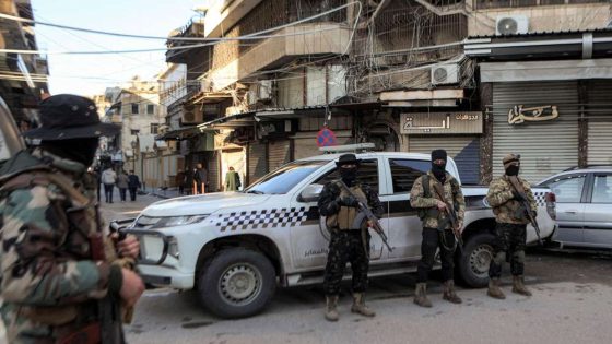 مقتل 14 شرطيا في كمين بسوريا بعد مظاهرات واضطرابات