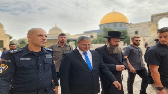 المتطرف بن غفير يقود اقتحام المستعمرين للمسجد الأقصى