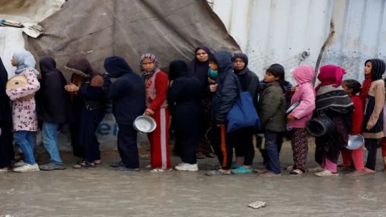 غرق مئات الخيام… 2 مليون نازح يعيشون ظروفا كارثية يغزة