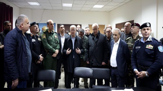 مصطفى يجتمع بقادة المؤسسة الأمنية في جنين