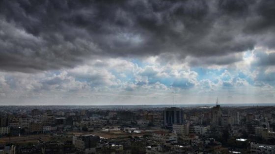 الطقس: أجواء غائمة وشديدة البرودة