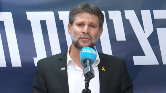تقرير: حزب سموتريتش يجتمع لمناقشة البقاء أو الاستقالة من الحكومة