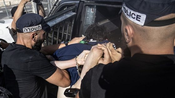 القدس المحتلة: الاحتلال يقتحم منازل أسرى ويصادر ممتلكات وأموال