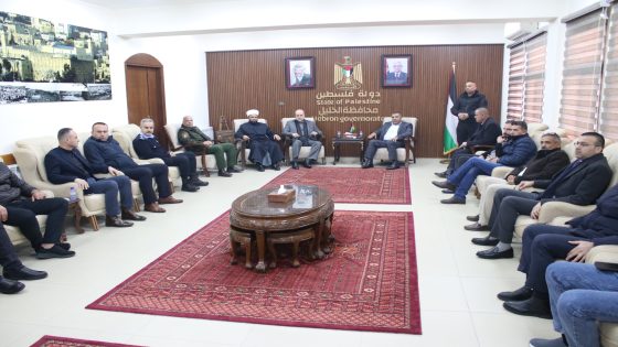 وجهاء الخليل وعشائرها يجددون دعمهم لسياسة الرئيس ويدعون إلى الوحدة الوطنية