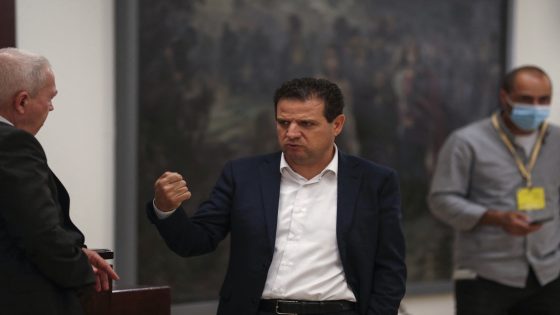 66 نائبا يوقّعون من أجل إقصاء أيمن عودة من الكنيست