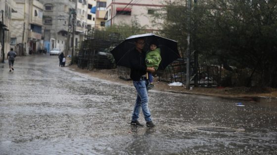 الطقس: أجواء شديدة البرودة وسقوط زخات متفرقة من الأمطار