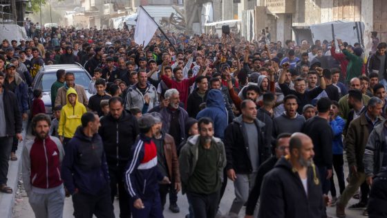 تواصل المسيرات الحاشدة في قطاع غزة للمطالبة بوقف العدوان