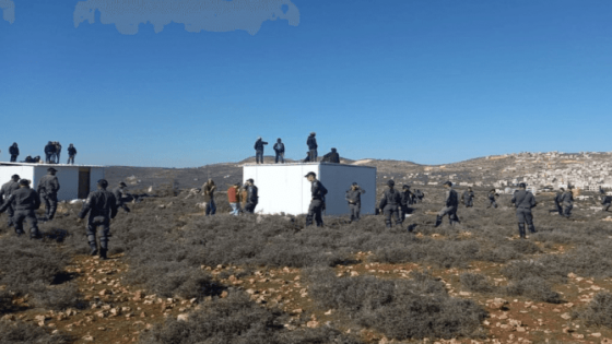 مستوطنون يقيمون بؤرة استيطانية جديدة في أراضي حوارة
