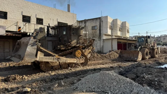 العدوان على طمون.. اعتقال 6 وتدمير الشوارع وتجريف البنية التحتية