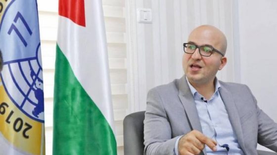 الاحتلال يستدعي وزير شؤون القدس ويبعده عن الضفة 6 أشهر
