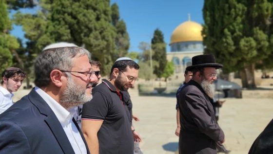 “الخارجية” تدين اقتحام المتطرف بن غفير للأقصى وتطالب بحماية شعبنا