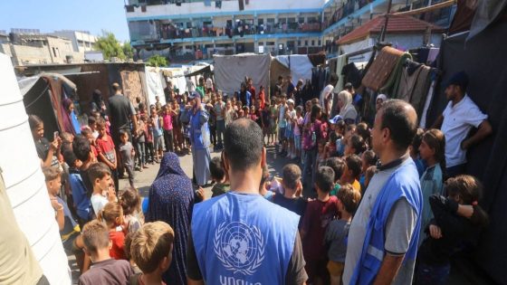 “الأونروا”: 6 مراكز فقط من 22 تعمل في قطاع غزة