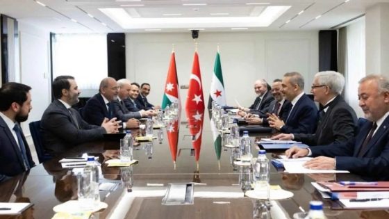 وزراء خارجية 3 دول يطالبون إسرائيل بوقف هجماتها على سوريا