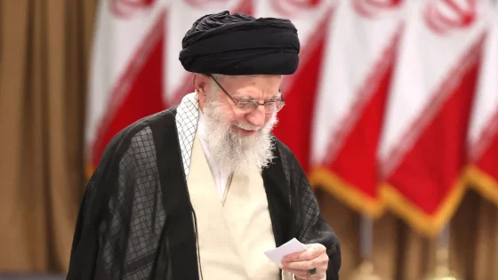 نيويورك تايمز: خامنئي في مخبأ سري والاتصال به برسائل مكتوبة