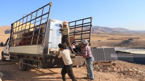 30 عائلة جديدة ترحل قسرا عن تجمع عرب المليحات تحت وطأة اعتداءات الاحتلال ومستعمريه