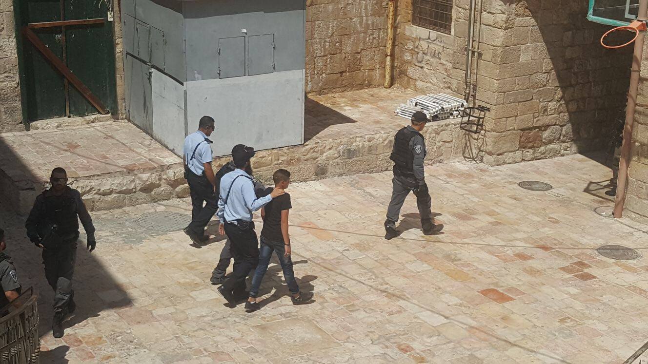 تفتيش الطلبة- الاحتلال يمعن في انتهاك حق التعليم في القدس