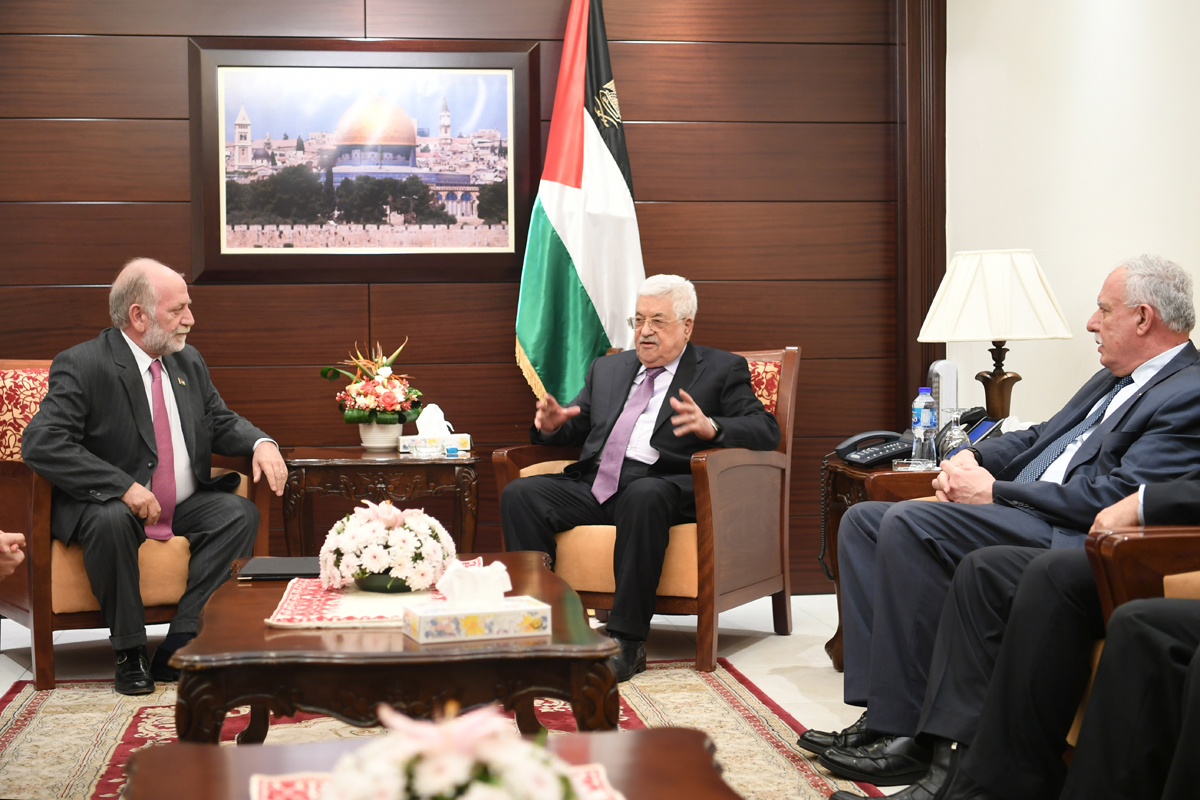 الرئيس يشيد بالدور الكبير للجاليات الفلسطينية حول العالم