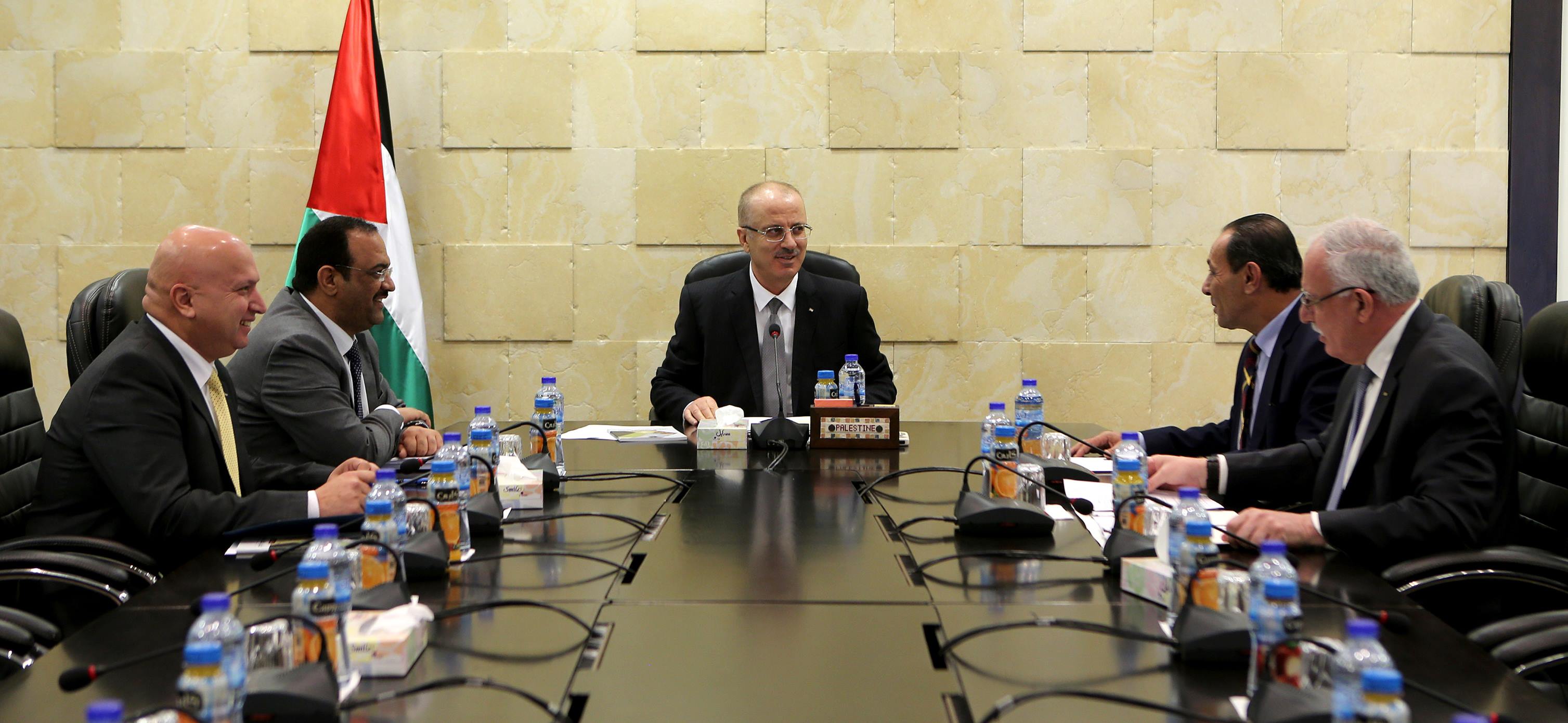 الحمد الله يترأس اجتماع اللجنة المكلفة بمتابعة انضمام فلسطين للإنتربول